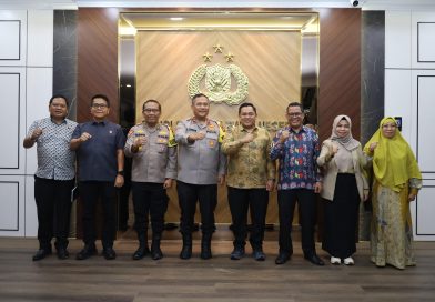 BAHAS SINERGI PENGAWASAN PEMILU: IRJEN POL ASEP SAFRUDIN KAPOLDA KEPRI TERIMA KUNJUNGAN BAWASLU