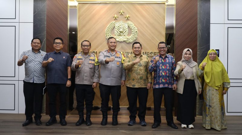 BAHAS SINERGI PENGAWASAN PEMILU: IRJEN POL ASEP SAFRUDIN KAPOLDA KEPRI TERIMA KUNJUNGAN BAWASLU
